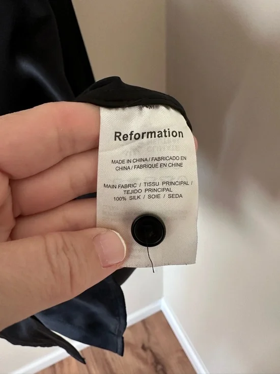 Reformation Sky Silk Top Black - Picture 8 of 9